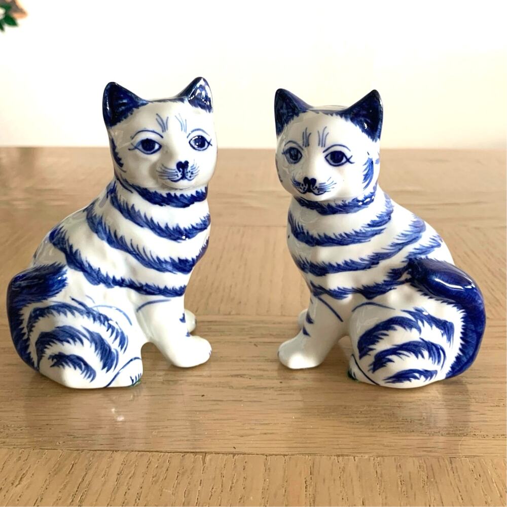Vintage Ceramic Cat Figurines Tabby Kitten Blue And White Striped Thailand